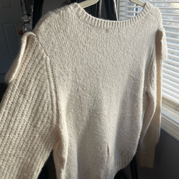 Wild Fable ruffled Ivory top size small - Picture 2 of 4